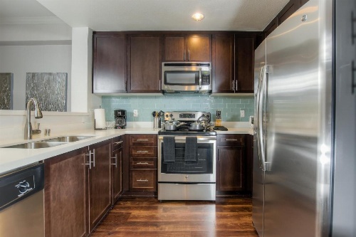 Wilshire Apartment 215 - 3 bedroom image 23